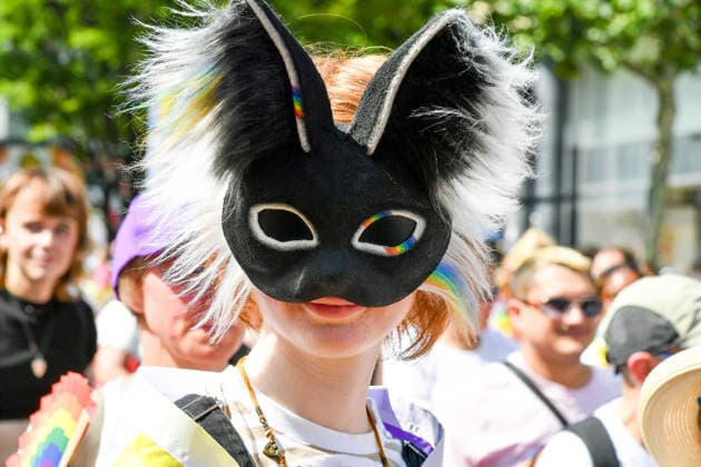 Deutschland, Baden-Wuerttemberg, Stuttgart 26.07.2026, Deutschland, GER, Baden-Wuerttemberg, Stuttgart, im Bild Themenbild, Vielfalt, Gleichberechtigung, LGBTQIA+, Love is Love, Stuttgart zeigt Flagge, CSD-Parade, Pride-Week, Community, Sichtbarkeit, Solidaritaet, Toleranz, Akzeptanz, Regenbogen, Menschenrechte, Politik mit Pride, Pride Night, Kulturfestival, Demo fuer Vielfalt, Queere Stimmen, Empowerment, Trans, Transgender, Homosexuell, Schilder, Fahnen, Bunt, LGBTQ, Lesbisch, Schwul, Bisexuell, Queer, Pride, Coming-out, Regenbogenflagge, Inklusion, Genderidentitaet, sexuelle Orientierung, Feature, Symbolbild Baden-Wuerttemberg *** Germany, Baden-Württemberg, Stuttgart, July 26, 2026, Germany, GER, Baden-Württemberg, Stuttgart, Featured Deutschland, Baden-Wuerttemberg, Stuttgart, Pride, 26.07.2026-65