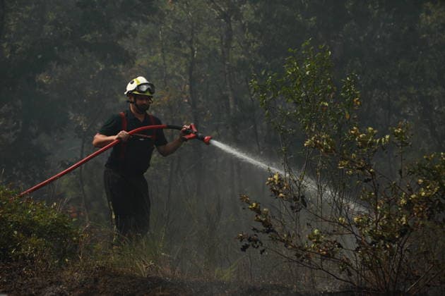 Wildfire continues to spread in France’s Gironde department GIRONDE, FRANCE - JULY 26: Firefighting operations continue as a major wildfire spreads across forest areas near Audenge in the Gironde department of southwestern France on July 26, 2026. Mohamad Salaheldin Abdelghani Alsayed Anadolu Gironde France. Editorial use only. Please get in touch for any other usage.  Copyright: x2026xAnadoluxMohamadxSalaheldinxAbdelghanixAlsayedx