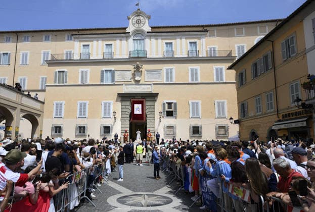 Pope Leo XIV Leads the Angelus Prayer In Castel Gandolfo - Italy Pope Leo XIV leads the Angelus prayer in Castel Gandolfo, near Rome, Italy where he is taking a summer break, on July 26, 2026. Photo by (EV) Matteo Pernaselci Vatican Media ABACAPRESS.COM Castel Gandolfo Italy  Copyright: xABACAx