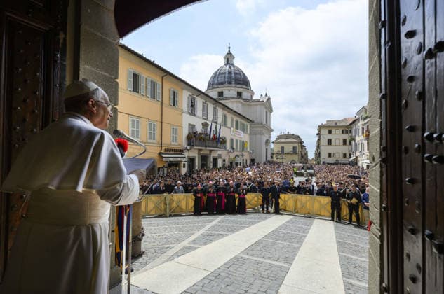 Pope Leo XIV Leads the Angelus Prayer In Castel Gandolfo - Italy Pope Leo XIV leads the Angelus prayer in Castel Gandolfo, near Rome, Italy where he is taking a summer break, on July 26, 2026. Photo by (EV) Simone Risoluti Vatican Media ABACAPRESS.COM Castel Gandolfo Italy  Copyright: xABACAx