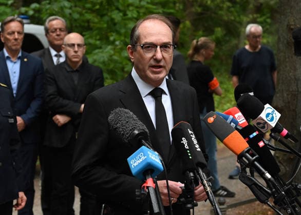 German Federal Minister of the Interior visits the scene of the incident in Berlin BERLIN, GERMANY – JULY 26: Alexander Dobrindt, German Federal Minister of the Interior speaks with journalists after visit the scene of the incident in Berlin, Germany, on July 26, 2026. Several people were injured after a vehicle drove into a crowd during the Christopher Street Day (CSD) Pride parade in central Berlin, according to local media reports. At least one person was killed and 15 others were injured in the vehicle collision, according to local media reports. Police and emergency services responded to the scene, while organizers ended the parade in the affected area. Volodymyr Sindieiev Anadolu Berlin Germany. Editorial use only. Please get in tou  Copyright: x2026xAnadoluxVolodymyrxSindieievx