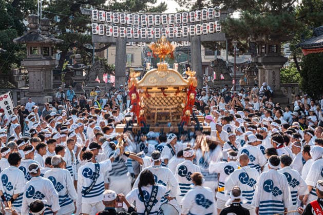 General view, July 26, 2026 - Participants carry a portable shrine (mikoshi) during the Mikoshi Togyo procession of the Sumiyoshi Matsuri at Sumiyoshi Taisha in Osaka, Japan. The annual procession is one of the festival s main events, as worshippers parade the sacred mikoshi through the surrounding streets as part of a centuries-old Shinto tradition.  aflo_339206512