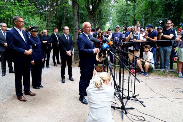 Berlin, Tiergarten, CSD-Demo, Terrorattentat auf den CSD, Berlin Tiergarten, Alexander Dobrindt: Innenminister - Bundesregierung, Kai Wegner Regierende Bürgermeister von Berlin, Berliner Polizeipräsidentin Barbara Slowik Meisel am Tatort Medien Nordphoto *** Berlin, Tiergarten, CSD Parade, Terrorist Attack on the CSD, Berlin Tiergarten, Alexander Dobrindt, Federal Minister of the Interior, Kai Wegner, Governing Mayor of Berlin, Berlin Police Chief Barbara Slowik Meisel at the Scene, Media: Nordphoto Copyright: xNordphotox xEnglerx