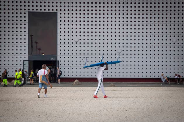 Thousands Of Gironde Wildfire Evacuees Sheltered At The Bordeaux Exhibition Centre Thousands of people evacuated from their homes rest at the Bordeaux Exhibition Centre, which has been converted into a temporary emergency shelter following a major wildfire affecting the Gironde department in southwestern France on Saturday. French authorities have transformed the exhibition halls into an emergency reception facility to accommodate families displaced from several municipalities, providing medical assistance, food and psychological support, while firefighters continue efforts to contain the fire, which has forced the evacuation of tens of thousands of people. In Bordeaux, France, on July 26, 2026. Burdeaux France  Copyright: xAlbertxLlopx originalFilename: salame-thousand260726_npKVZ.jpg