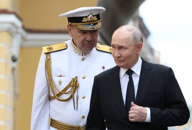 Russia Putin North Western Federal District 9212259 26.07.2026 Russian President Vladimir Putin, accompanied by Commander-in-Chief of the Russian Navy Admiral Alexander Moiseev, arrives to attend a meeting with military commanders on Navy Day at the Admiralty headquarters in St. Petersburg, Russia. Petr Kovalev Sputnik St. Petersburg Russia  Copyright: xPetrxKovalevx