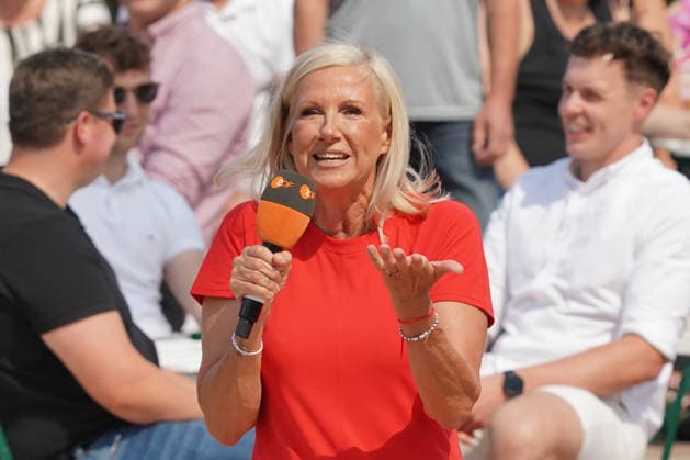 ZDF-Fernsehgarten 2026. Andrea Kiwi Kiewel im ZDF Fernsehgarten mit dem Motto Family Battle am 26.07.2026 in Mainz. Mainz ZDF Fernsehgarten Rheinland-Pfalz *** ZDF Fernsehgarten 2026: Andrea Kiwi Kiewel on ZDF Fernsehgarten, themed Family Battle, on July 26, 2026, in Mainz, Rhineland-Palatinate, ZDF Fernsehgarten