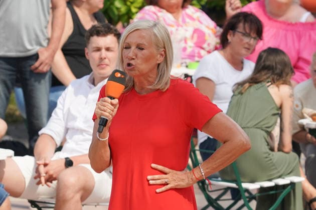 ZDF-Fernsehgarten 2026. Andrea Kiwi Kiewel im ZDF Fernsehgarten mit dem Motto Family Battle am 26.07.2026 in Mainz. Mainz ZDF Fernsehgarten Rheinland-Pfalz *** ZDF Fernsehgarten 2026: Andrea Kiwi Kiewel on ZDF Fernsehgarten, themed Family Battle, on July 26, 2026, in Mainz, Rhineland-Palatinate, ZDF Fernsehgarten