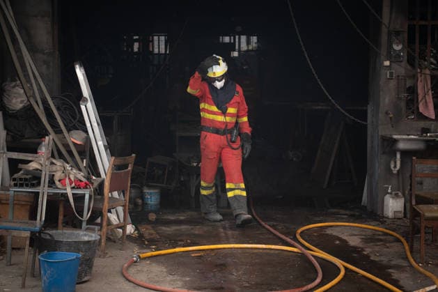 The Tiétar Valley in Ávila saw the most firefighting activity overnight. UME personnel extinguishing fires in homes and warehouses in Piedralaves during the Burgohondo fire on July 26, 2026, in Piedralaves, Ávila, Castile and León, Spain. Lieutenant Colonel Alfonso Arribas, commander of the First Emergency Response Battalion of the Military Emergency Unit (UME), stated that the Tiétar Valley, in the province of Ávila, was the sector with the most activity overnight and stated that conditions this Sunday appear to be more favorable than yesterday’s, when efforts were focused on self-protection. Today we’ll be able to devote more effort to that direct attack, and it will give us more opportunities to reduce the intensity. JULY 26, 2026 Fer  Copyright: xFernandoxSanchezx 7688839