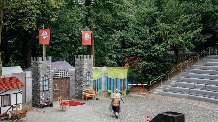 Märchenspiele 2026 der Volksbühne Wattenscheid: Generalprobe von König Drosselbart (Spielzeit vom 27. bis 31. Juli). Am 26.07.2026 in Bochum ** NUR FÜR REDAKTIONELLE ZWECKE ** EDITORIAL USE ONLY **<p>Märchenspiele 2026 der Volksbühne Wattenscheid: Generalprobe von König Drosselbart (Spielzeit vom 27. bis 31. Juli). Am 26.07.2026 in Bochum Bochum Copyright: ChristophxJendral *** 2026 Fairy Tale Plays at the Volksbühne Wattenscheid: Dress Rehearsal for *King Thrushbeard*; Running from July 27 to 31; On July 26, 2026, in Bochum ** FOR EDITORIAL USE ONLY ** EDITORIAL USE ONLY ** p Wattenscheid Volksbühne’s 2026 Fairy Tale Festival: Dress Rehearsal for *King Drosselbart*; Running from July 27 to 31; On July 26, 2026, in Bochum; Boch Copyright: ChristophxJendral doc86vy7i6s6xsfyexiibj ,EDITORIAL USE ONLY