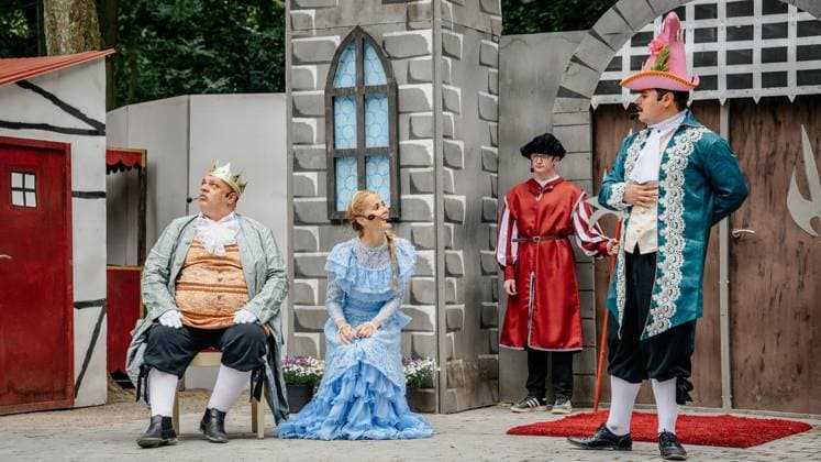 Märchenspiele 2026 der Volksbühne Wattenscheid: Generalprobe von König Drosselbart (Spielzeit vom 27. bis 31. Juli). Am 26.07.2026 in Bochum ** NUR FÜR REDAKTIONELLE ZWECKE ** EDITORIAL USE ONLY **<p>Märchenspiele 2026 der Volksbühne Wattenscheid: Generalprobe von König Drosselbart (Spielzeit vom 27. bis 31. Juli). Am 26.07.2026 in Bochum Bochum Copyright: ChristophxJendral *** 2026 Fairy Tale Plays at the Volksbühne Wattenscheid: Dress Rehearsal for *King Thrushbeard*; Running from July 27 to 31; On July 26, 2026, in Bochum ** FOR EDITORIAL USE ONLY ** EDITORIAL USE ONLY ** p Wattenscheid Volksbühne’s 2026 Fairy Tale Festival: Dress Rehearsal for *King Drosselbart*; Running from July 27 to 31; July 26, 2026, in Bochum; Bochum; Copyright: ChristophxJendral doc86vy6ixuft24au8gr4o ,EDITORIAL USE ONLY