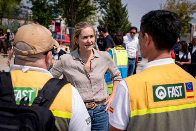 Sara Aagesen and Óscar López Visit the Forward Command Post in Navalcarnero The Third Vice President of the Government and Minister for Ecological Transition and the Demographic Challenge, Sara Aagesen, during a visit to the forward command post set up to coordinate firefighting efforts for the forest fire in the western mountains, on July 26, 2026, in Navalcarnero, Madrid, Spain. Aagesen and López meet with the heads of the emergency and coordination teams working on the fires affecting several towns in the Community of Madrid and the provinces of Toledo and Ávila. JULY 26, 2026. Navalcarnero, Madrid, Spain.  Copyright: xA.xPÃ rezxMecax 7688896