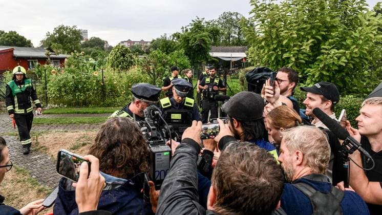 Anschlag CSD Spandau ** NUR FÜR REDAKTIONELLE ZWECKE ** EDITORIAL USE ONLY **<p>Am 26. Juli 2026 wurde in Berlin Spandau der Attentäter vom Berliner CSD erschossen. Deutschland Berlin Berlin Copyright: SergejxGlanze *** CSD Spandau Shooting ** FOR EDITORIAL PURPOSES ONLY ** EDITORIAL USE ONLY ** p On July 26, 2026, the assailant from the Berlin CSD was shot and killed in Berlin-Spandau, Germany. Berlin, Berlin. Copyright SergejxGlanze Copyright: SergejxGlanze doc86vyw2tjfsxmwrubslz ,EDITORIAL USE ONLY