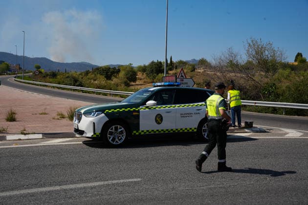 Spain continue to evacuate villages due to the wildfires MADRID, SPAIN - JULY 26: Spanish authorities still try to control the massive fires west of the capital, as they continue to evacuate more than 47 villages and towns in central and western Spain due to the ongoing fires, which are being aided by strong winds in Madrid, Spain on July 26, 2026. Muath Hamed Anadolu Madrid Spain. Editorial use only. Please get in touch for any other usage.  Copyright: x2026xAnadoluxMuathxHamedx
