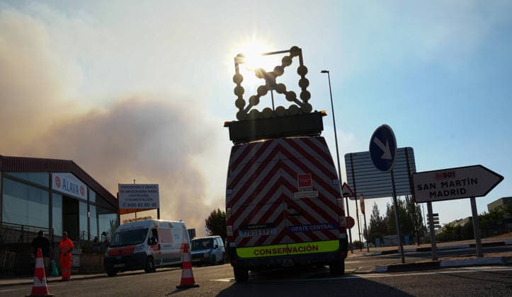 Spain continue to evacuate villages due to the wildfires MADRID, SPAIN - JULY 26: Spanish authorities still try to control the massive fires west of the capital, as they continue to evacuate more than 47 villages and towns in central and western Spain due to the ongoing fires, which are being aided by strong winds in Madrid, Spain on July 26, 2026. Muath Hamed Anadolu Madrid Spain. Editorial use only. Please get in touch for any other usage.  Copyright: x2026xAnadoluxMuathxHamedx