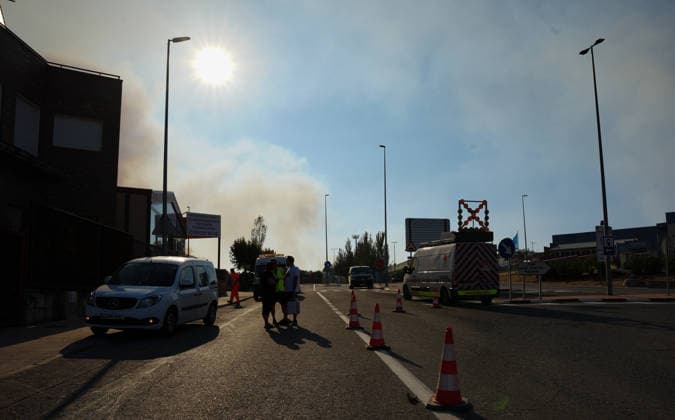 Spain continue to evacuate villages due to the wildfires MADRID, SPAIN - JULY 26: Spanish authorities still try to control the massive fires west of the capital, as they continue to evacuate more than 47 villages and towns in central and western Spain due to the ongoing fires, which are being aided by strong winds in Madrid, Spain on July 26, 2026. Muath Hamed Anadolu Madrid Spain. Editorial use only. Please get in touch for any other usage.  Copyright: x2026xAnadoluxMuathxHamedx