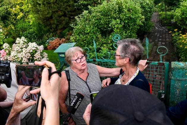 Anschlag CSD Spandau ** NUR FÜR REDAKTIONELLE ZWECKE ** EDITORIAL USE ONLY **<p>Am 26. Juli 2026 wurde in Berlin Spandau der Attentäter vom Berliner CSD erschossen. Bewohner der Kleingartenanlage. Deutschland Berlin Berlin Copyright: SergejxGlanze *** CSD Spandau Shooting ** FOR EDITORIAL USE ONLY ** EDITORIAL USE ONLY ** p On July 26, 2026, the assailant from the Berlin CSD was shot dead in Berlin-Spandau. Residents of the Deutschland Berlin Berlin allotment garden complex. Copyright SergejxGlanze Copyright: SergejxGlanze doc86vz8lfr54mz5smnr5k ,EDITORIAL USE ONLY
