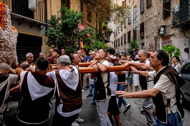 Solemn Procession of Our Lady of Mount Carmel in Palermo PALERMO, ITALY - JULY 26: Solemn Procession of the Silver Statue of the Our Lady of Mount Carmel from the Church of Carmine Maggiore, through the Old Ballaro Market and through the streets of the city, organised by the Venerable Confraternity of Our Lady of Mount Carmel, founded in 1735 on July 26, 2026 in Palermo, Italy. Palermo Sicily Italy Copyright: xStefanoxMontesix