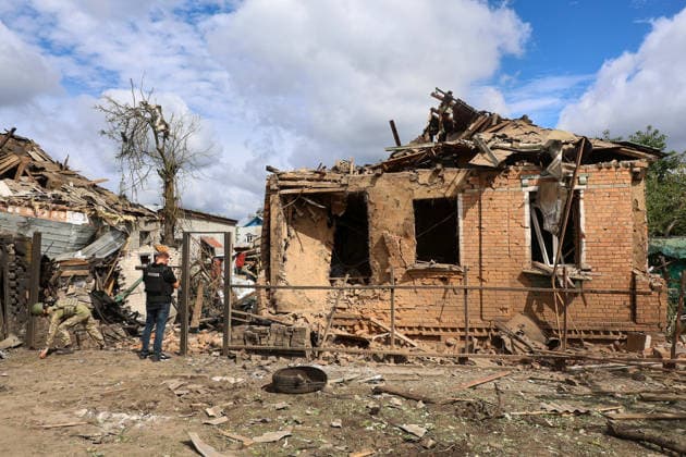 A private house in the Slobidskyi district is destroyed by a direct hit from a Russian S8000 Banderol cruise missile, Kharkiv, Ukraine, July 26, 2026. A 40-year-old woman was killed in the attack, and 12 people were injured. In total, at least 22 private houses and power lines were damaged in the district. (Photo by Viacheslav Madiievskyi Ukrinform) Russians strike residential area in Kharkiv with Banderol missile  Copyright: xViacheslavxMadiievskyix