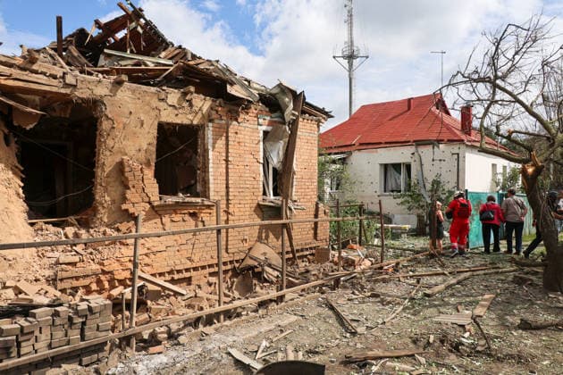 A private house in the Slobidskyi district is destroyed by a direct hit from a Russian S8000 Banderol cruise missile, Kharkiv, Ukraine, July 26, 2026. A 40-year-old woman was killed in the attack, and 12 people were injured. In total, at least 22 private houses and power lines were damaged in the district. (Photo by Viacheslav Madiievskyi Ukrinform) Russians strike residential area in Kharkiv with Banderol missile  Copyright: xViacheslavxMadiievskyix