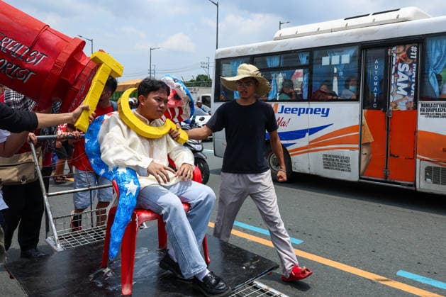 Groups protest as Philippine President Marcos delivers national address in Congress QUEZON CITY, PHILIPPINES - JULY 27: Protesters mocking Philippine President Ferdinand Bongbong Marcos Jr. march towards the House of Representatives, as President Marcos will deliver his State of the Nation address at the congress, in Quezon City, Metro Manila, Philippines, on July 27, 2026. The President s national address is expected to touch on an array of international and domestic issues, including South China Sea disputes, Manila s ties with the United States and China, and the impacts of U.S.-Iran conflict on energy supplies and prices. Daniel Ceng Anadolu Quezon City Philippines. Editorial use only. Please get in touch for any other usage.  Copyright: x2026xAnadoluxDanielxCengx