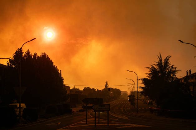 Forest Fires In La Adrada Avila, Spain A forest fire burns in La Adrada, Avila province, Spain, on an July 26, 2026. The Tietar Valley area and the surroundings of La Adrada (Avila) are affected by a joint forest fire crisis between the province of Avila and the Sierra Oeste region of Madrid. La Adrada - Avila MADRID Spain  Copyright: xDavidxCanalesx originalFilename: canalescarvajal-forestfi260725_npItK.jpg