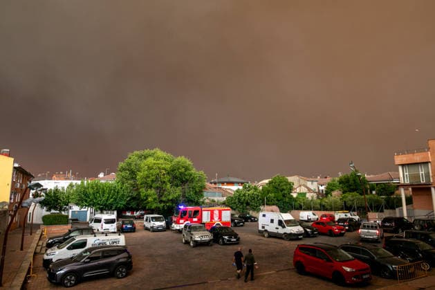 Forest Fires In La Adrada Avila, Spain A forest fire burns in La Adrada, Avila province, Spain, on an July 26, 2026. The Tietar Valley area and the surroundings of La Adrada (Avila) are affected by a joint forest fire crisis between the province of Avila and the Sierra Oeste region of Madrid. La Adrada - Avila MADRID Spain  Copyright: xDavidxCanalesx originalFilename: canalescarvajal-forestfi260725_npl05.jpg