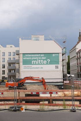 Die Baustelle für das neue Wohn- und Geschäftsviertel am Alten Markt in Potsdam, 26. Juli 2026. Baustelle Alter Markt Potsdam *** The construction site for the new residential and commercial district at the Alter Markt in Potsdam, July 26, 2026 Construction Site at the Alter Markt in Potsdam