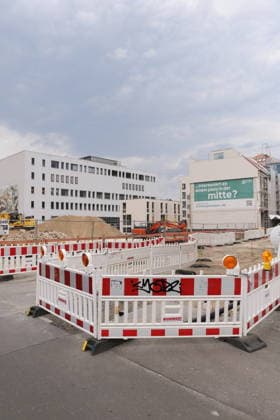 Die Baustelle für das neue Wohn- und Geschäftsviertel am Alten Markt in Potsdam, 26. Juli 2026. Baustelle Alter Markt Potsdam *** The construction site for the new residential and commercial district at the Alter Markt in Potsdam, July 26, 2026 Construction Site at the Alter Markt in Potsdam