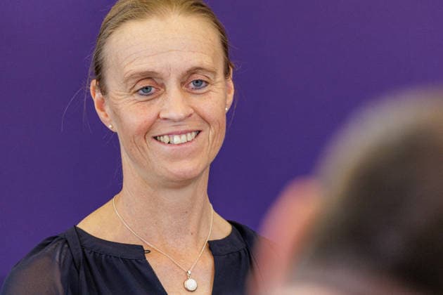 27.07.2026. Düsseldorf. Die paralympische Silbermedaillengewinnerin Regine Mispelkamp beim Pressegespräch zur Reit WM 2026 in Aachen. Vom 11. bis 23. August 2026 verwandelt sich der Allianz Park Aachen für die FEI World Championships in eine Bühne für Gold, Silber und Bronze in sechs Disziplinen. Die Stadt Aachen und ganz Nordrhein-Westfalen sind Gastgeber für Athletinnen und Athleten aus mehr als 60 Nationen und über eine halbe Millionen Besucherinnen und Besucher. Erstmals wird auch der Para-Reitsport bei einer Reit-Weltmeisterschaft integriert. Düsseldorf Staatskanzlei, Horionplatz 1 Nordrhein-Westfalen Deutschland *** July 27, 2026, Düsseldorf: Paralympic silver medalist Regine Mispelkamp at a press conference for the 2026 Worl