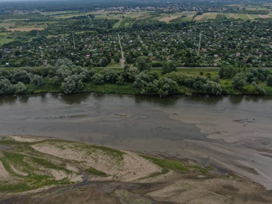 Poland s San River with low water levels as drought intensifies STALOWA WOLA, POLAND- JULY 27: An aerial view of San River with low water levels due to the ongoing drought in Poland in Stalowa Wola, Poland on July 27, 2026. Currently, low water levels have been recorded at 66 percent of Poland’s hydrological stations. Warnings over worsening dry conditions were issued earlier in July, when Poland’s national weather agency said hydrological drought had spread across much of the country. Officials reported falling river levels, reduced groundwater supplies and more monitoring stations recording flows below long-term minimum thresholds. At the end of this week, a heatwave is predicted with temperatures to raise above 35 Celsius degrees. Omar  Copyright: x2026xAnadoluxOmarxMarquesx