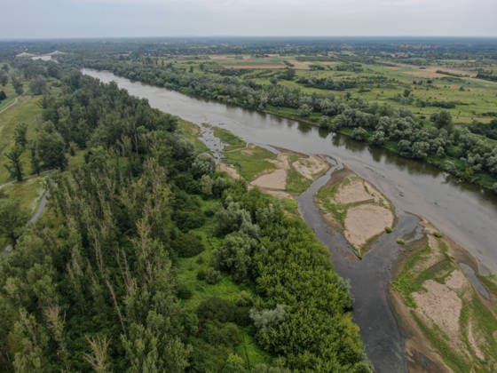 Poland s San River with low water levels as drought intensifies STALOWA WOLA, POLAND- JULY 27: An aerial view of San River with low water levels due to the ongoing drought in Poland in Stalowa Wola, Poland on July 27, 2026. Currently, low water levels have been recorded at 66 percent of Poland’s hydrological stations. Warnings over worsening dry conditions were issued earlier in July, when Poland’s national weather agency said hydrological drought had spread across much of the country. Officials reported falling river levels, reduced groundwater supplies and more monitoring stations recording flows below long-term minimum thresholds. At the end of this week, a heatwave is predicted with temperatures to raise above 35 Celsius degrees. Omar  Copyright: x2026xAnadoluxOmarxMarquesx