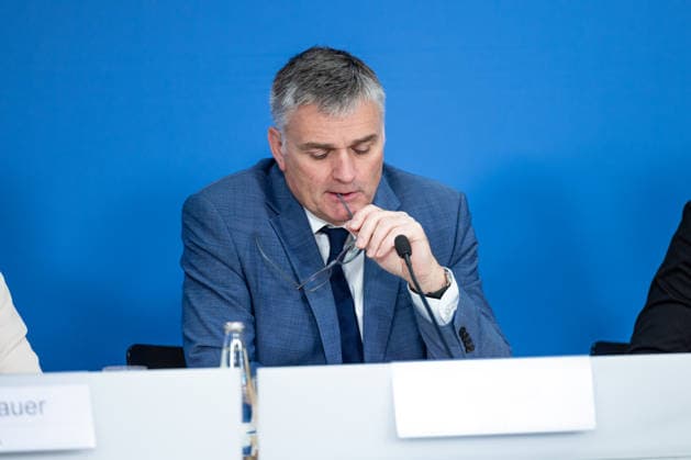 regierungspressekonferenz Deutschland, Berlin am 27. Juli 2026: Sprecher der Bundesregierung Stefan Kornelius stellt sich in der Bundespressekonferenz den Fragen der Presse. *** German Government Press Conference, Berlin, July 27, 2026: Federal Government Spokesperson Stefan Kornelius answers questions from the press at the Federal Press Conference