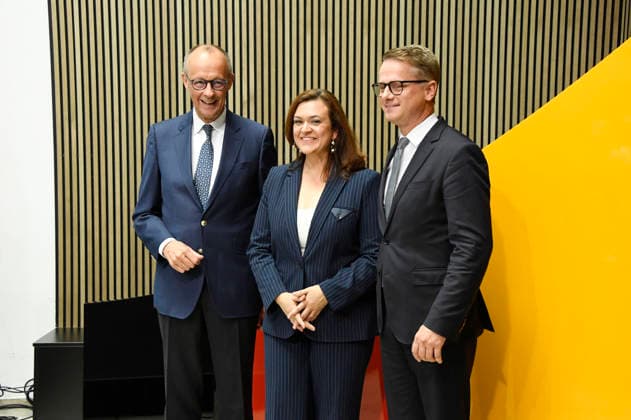Friedrich Merz, Franziska Hoppermann und Carsten Linnemann bei einer Pressekonferenz zu aktuellen Themen im Konrad-Adenauer-Haus. Berlin, 27.07.2026 *** Friedrich Merz, Franziska Hoppermann, and Carsten Linnemann at a press conference on current issues at the Konrad Adenauer House in Berlin, July 27, 2026 Foto:xF.xKernx xFuturexImagex pk_cdu_6701