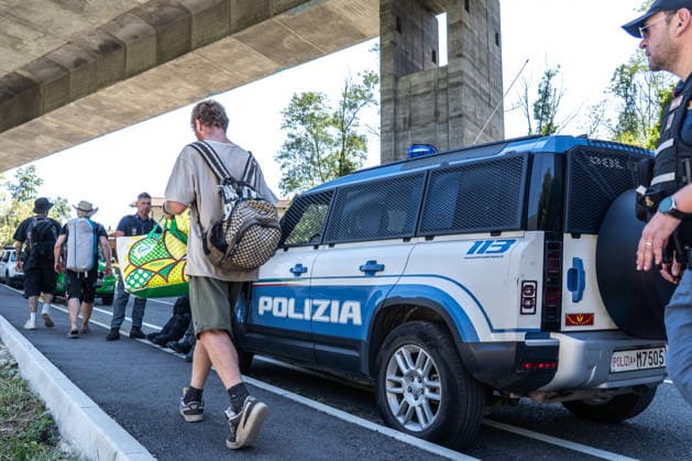 July 27, 2026, Turin, To, Italy: Police checks at the end of the No Tav Alta FelicitoÂ¡ festival. Venaus, 27 07 2026. Turin Italy  - ZUMAa289 20260727_zia_a289_033 Copyright: xSelenexDanielex xAgfx