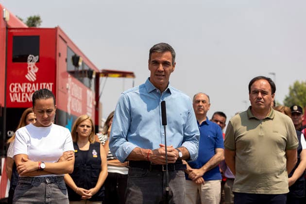 Sánchez Visits the Forward Command Post in Vall d Uixó, Castellón The Prime Minister, Pedro Sánchez i, and the President of the Valencian Regional Government, Juanfran Pérez Llorca d, visited the Forward Command Post in Vall d Uixó, on July 27, 2026, in Vall d’Uixó, Castellón, Valencian Community, Spain. During his visit, Sánchez met with the heads of the emergency and coordination teams working in the areas affected by the fire. JULY 27, 2026 Carme Ripollé Vall d’Uixó, Castellón, Valencian Community Vall d’Uixó, Castellón, Valencian Community Spain  Copyright: xCarmexRipollÃ sx 7689825