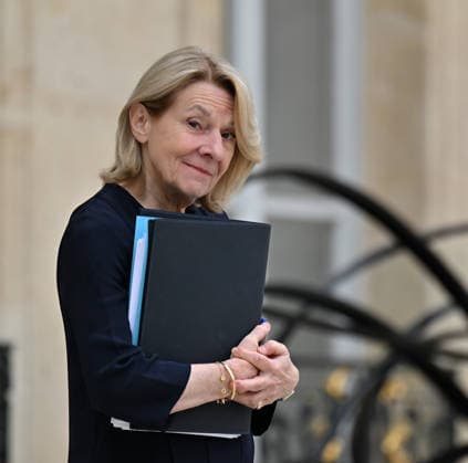 French government weekly cabinet meeting at Elysee Palace in Paris PARIS, FRANCE - JULY 27: French Culture Minister Catherine Pegard leaves after a weekly cabinet meeting at the Elysee Palace in Paris, France on July 27, 2026. Mustafa Yalcin Anadolu Paris France. Editorial use only. Please get in touch for any other usage.  Copyright: x2026xAnadoluxMustafaxYalcinx