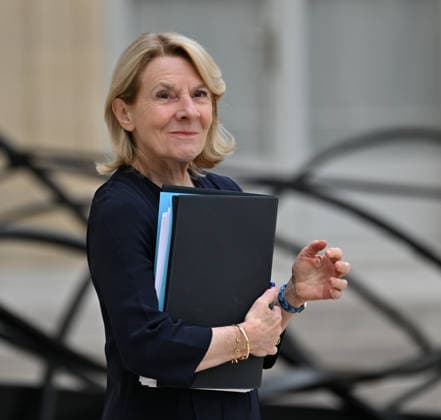 French government weekly cabinet meeting at Elysee Palace in Paris PARIS, FRANCE - JULY 27: French Culture Minister Catherine Pegard leaves after a weekly cabinet meeting at the Elysee Palace in Paris, France on July 27, 2026. Mustafa Yalcin Anadolu Paris France. Editorial use only. Please get in touch for any other usage.  Copyright: x2026xAnadoluxMustafaxYalcinx