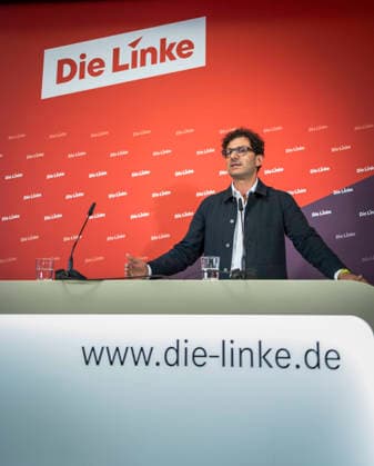 Luigi Pantisano, Vorsitzender der Partei Die Linke, aufgenommen im Rahmen einer Pressekonferenz in Berlin, 27.07.2026 Berlin Deutschland *** Luigi Pantisano, chairman of the party Die Linke, photographed during a press conference in Berlin on July 27, 2026, Berlin, Germany Copyright: xYonaxElsnerx