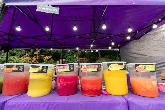 July 27, 2026, Seattle, Washington, USA: A vendorÃ¢â‚¬â ¢s kiosk is abandoned the morning after a shooting left three people dead at the Bite of Seattle festival in Seattle on Monday, July 27, 2026. Seattle USA  - ZUMAg235 20260727_zap_g235_011 Copyright: xPaulxChristianxGordonx