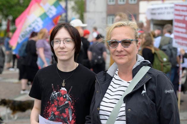 27.07.2026,Pressetermin, Demoaufruf Es reicht Friedensplatz Dortmund v.l. Charlie Günther und Daniela Günther Wir sind hier um zu zeigen, dass wir mit der Bundespolitik nicht zufrieden sind Dortmund Friedensplatz Dortmund NRW Deutschland *** July 27, 2026, Press Event, Call for a Protest: Enough Is Enough at Friedensplatz, Dortmund; from left: Charlie Günther and Daniela Günther. We are here to show that we are not satisfied with federal policy. Dortmund, Friedensplatz, Dortmund, North Rhine-Westphalia, Germany