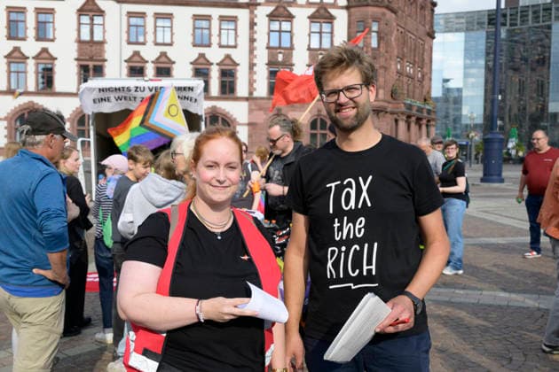27.07.2026,Pressetermin, Demoaufruf Es reicht Friedensplatz Dortmund v.l. Alena Bla? und Jan Meier, beide Die Linken Dortmund, moderieren die Veranstaltung Dortmund Friedensplatz Dortmund NRW Deutschland *** July 27, 2026, Press Event, Call for a Demonstration: Enough Is Enough at Friedensplatz, Dortmund. From left: Alena Bla and Jan Meier, both members of Die Linke Dortmund, will moderate the event. Dortmund, Friedensplatz, Dortmund, North Rhine-Westphalia, Germany