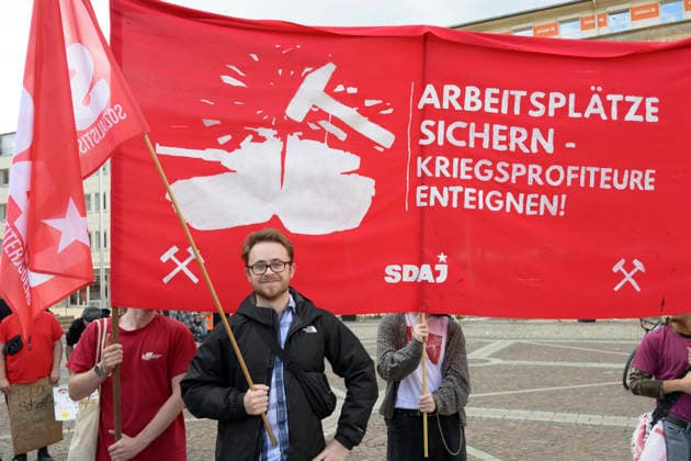 27.07.2026,Pressetermin, Demoaufruf Es reicht Friedensplatz Dortmund Marcel Bögner, SDAJ, wir wollen gegen Sozialstaatsabbau demonstrieren. Dortmund Friedensplatz Dortmund NRW Deutschland *** July 27, 2026, Press Event, Call to Demonstrate: Enough Is Enough at Friedensplatz, Dortmund; Marcel Bögner, SDAJ; We Want to Demonstrate Against the Dismantling of the Welfare State; Dortmund, Friedensplatz, Dortmund, North Rhine-Westphalia, Germany