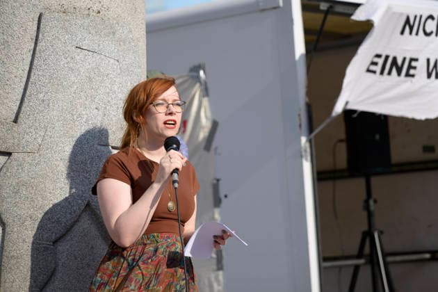 27.07.2026,Pressetermin, Demoaufruf Es reicht Friedensplatz Dortmund Kathie Gebel, MdB Die Linke, bei ihrem Grußwort Dortmund Friedensplatz Dortmund NRW Deutschland *** July 27, 2026, Press Event, Call for a Demonstration: Enough Is Enough at Friedensplatz, Dortmund—Kathie Gebel, Member of the Bundestag (The Left), delivering her opening remarks at Friedensplatz, Dortmund, North Rhine-Westphalia, Germany
