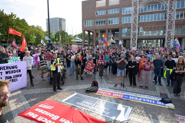 27.07.2026,Pressetermin, Demoaufruf Es reicht Friedensplatz Dortmund Teilnehmende bei der Veranstaltung Dortmund Friedensplatz Dortmund NRW Deutschland *** July 27, 2026, Press Event, Call for a Protest: Enough Is Enough at Friedensplatz, Dortmund; Participants at the event: Dortmund, Friedensplatz, Dortmund, North Rhine-Westphalia, Germany