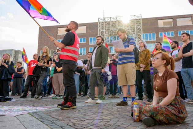 27.07.2026,Pressetermin, Demoaufruf Es reicht Friedensplatz Dortmund Kathie Gebel, MdB Die Linke, unten rechts im Bild Dortmund Friedensplatz Dortmund NRW Deutschland *** July 27, 2026, Press Event, Call for a Demonstration: Enough Is Enough at Friedensplatz, Dortmund; Kathie Gebel, Member of the Bundestag (The Left), bottom right in the photo; Dortmund, Friedensplatz, Dortmund, North Rhine-Westphalia, Germany