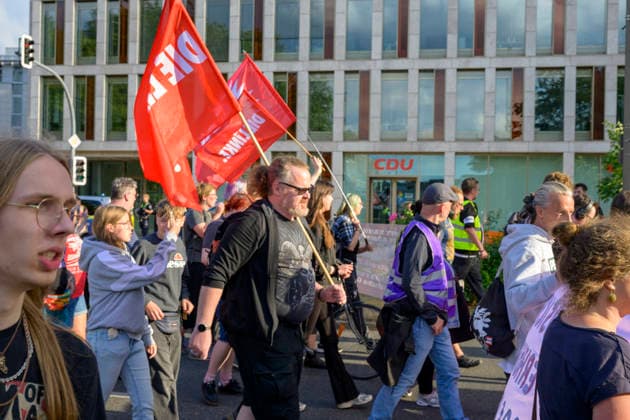 27.07.2026,Pressetermin, Demoaufruf Es reicht Friedensplatz Dortmund Der Demonstrationszug auf dem Wall vor der CDU Geschäftsstelle Dortmund Dortmund Friedensplatz Dortmund NRW Deutschland *** July 27, 2026, Press Event, Call for a Demonstration: Enough Is Enough at Friedensplatz, Dortmund. The demonstration march on the Wall in front of the CDU office in Dortmund, Dortmund, Friedensplatz, Dortmund, North Rhine-Westphalia, Germany