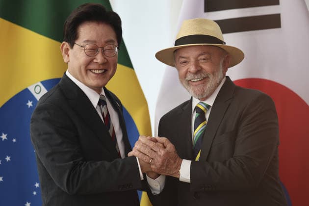 South Korean President Lee Jae Myung visits Brazil BRASILIA, BRAZIL - JUL 27: Brazilian President Luiz Inacio Lula da Silva meets with South Korean President Lee Jae Myung at the Alvorada Palace in Brasilia, Brazil, July 27, 2026. Mateus Bonomi Anadolu Brasilia Brazil. Editorial use only. Please get in touch for any other usage.  Copyright: x2026xAnadoluxMateusxBonomix