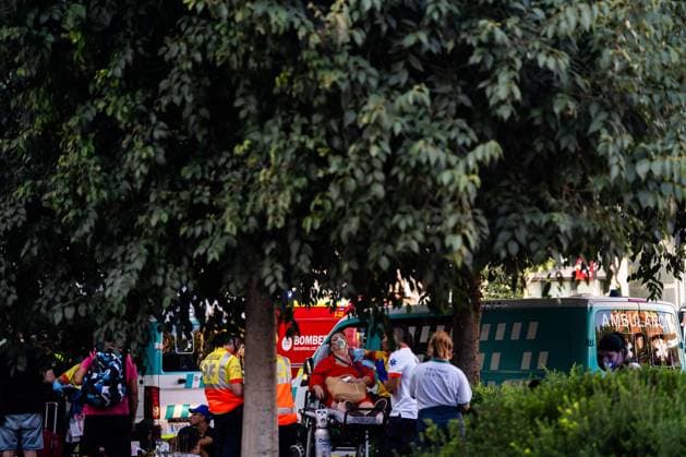 Metro Fire in Barcelona Sends Dozens for Medical Treatment BARCELONA, SPAIN JULY 27, 2026: Emergency medical services attend to passengers following a fire in the overhead power line (catenary) covering on Barcelona Metro Line 1, between El Clot and GlÃ²ries stations, which required the evacuation of both stations and a halted train. Around 120 people were evaluated at the scene, with nine transferred to hospitals for treatment, some for smoke inhalation; none were reported in serious condition. Barcelona Spain Copyright: x xMarcxAsensioxClupesx xJNAxPressx