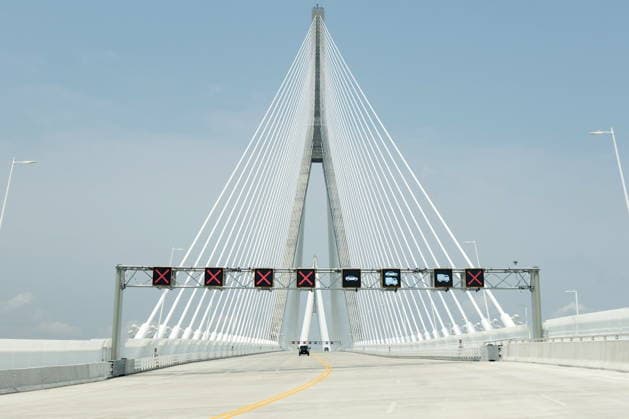 July 27, 2026, Windsor, On, CANADA: A vehicle crosses the Gordie Howe International Bridge in Windsor, Ont., on the first day open to vehicles, Monday, July 27, 2026. Windsor CANADA  - ZUMAc35_ 20260727_zaf_c35_089 Copyright: xDaxxMelmerx
