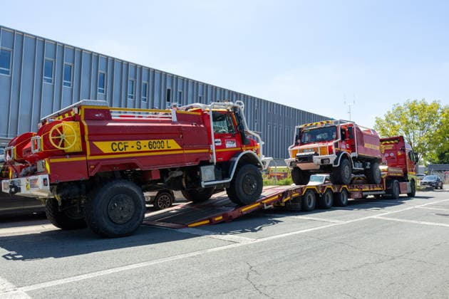 Firefighters Logistics And Maintenance Centre - Bordeaux Mechanics and technical staff from the Logistics and Maintenance Department of the Gironde Fire and Rescue Service (SDIS 33) repair, service and re-equip fire engines and emergency vehicles in support of ongoing wildfire response operations in Bordeaux, France, on July 27, 2026. Photo by Margot Le Gonidec ABACAPRESS.COM Bordeaux France  Copyright: xLexGonidecxMargot ABACAx